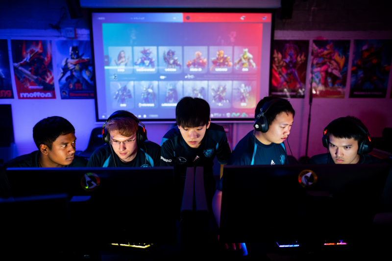 Draft Strategies to Boost Your Dota 2 and LoL Wins